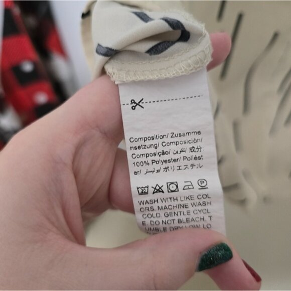 Women's Sleeveless Blouse - Picture 5 of 5